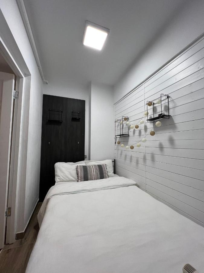 First Studio Boekarest Buitenkant foto