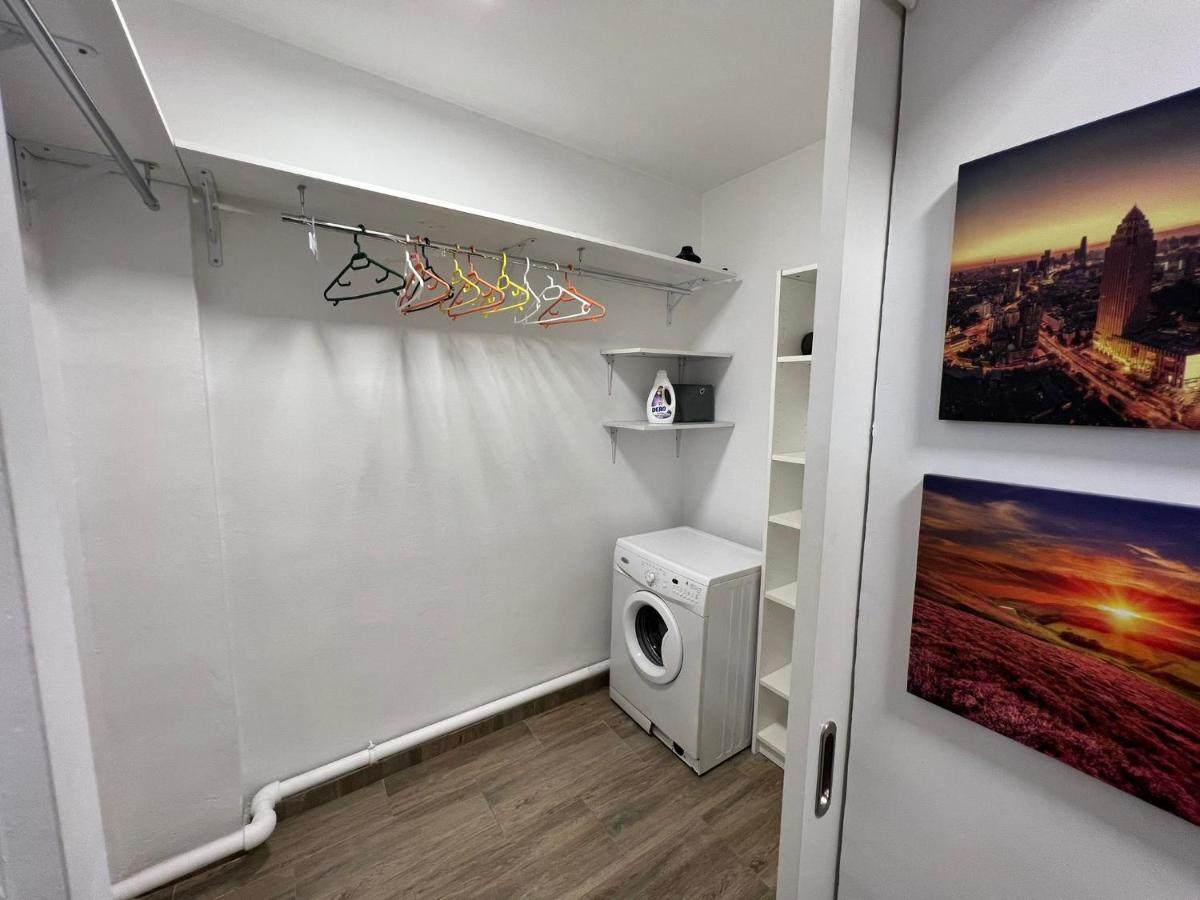 First Studio Boekarest Buitenkant foto
